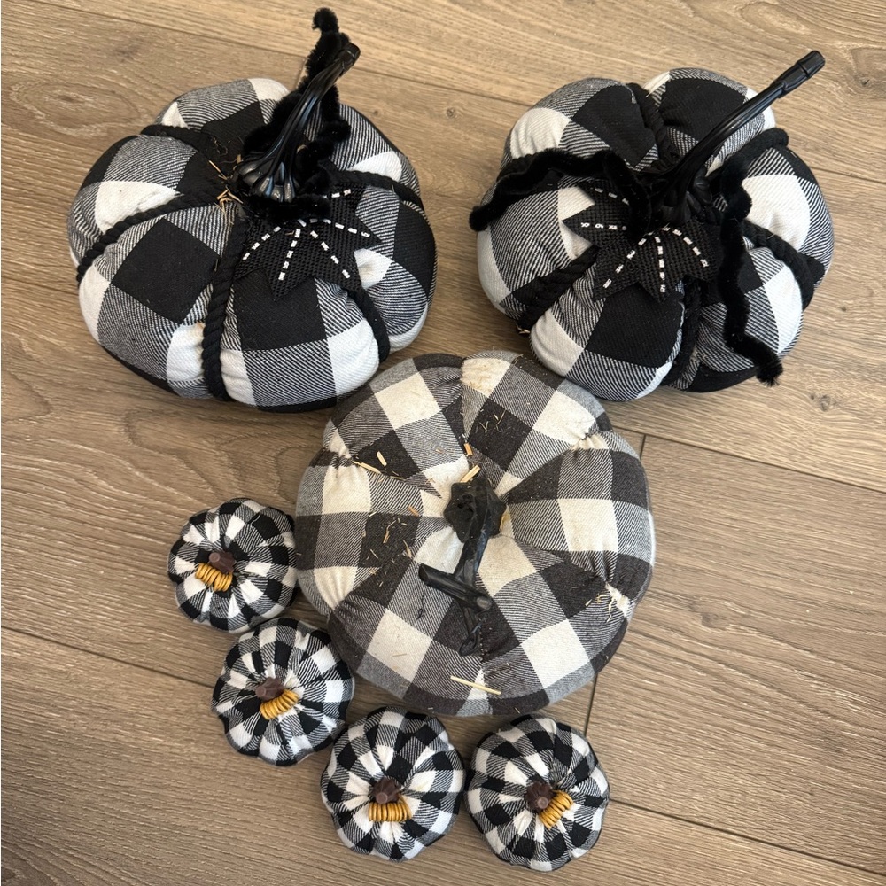 Buffalo Plaid Pumpkins